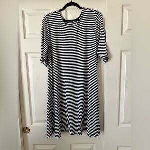 Old Navy Black and White Short Sleeve T-shirt Dress